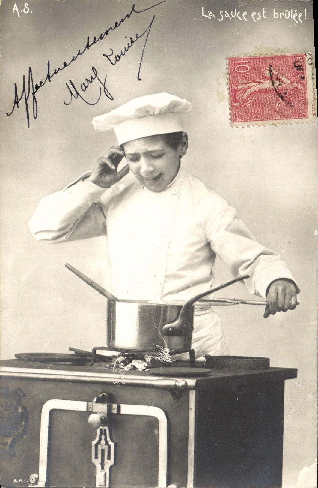 CPA Cuisine Enfant La sauce est brulee