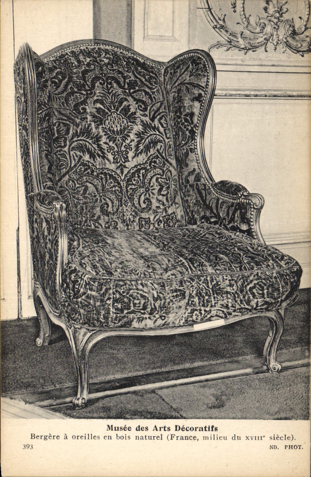 Postal Vagada de las Artes decorativas Pastora tiene orejas en madera natural