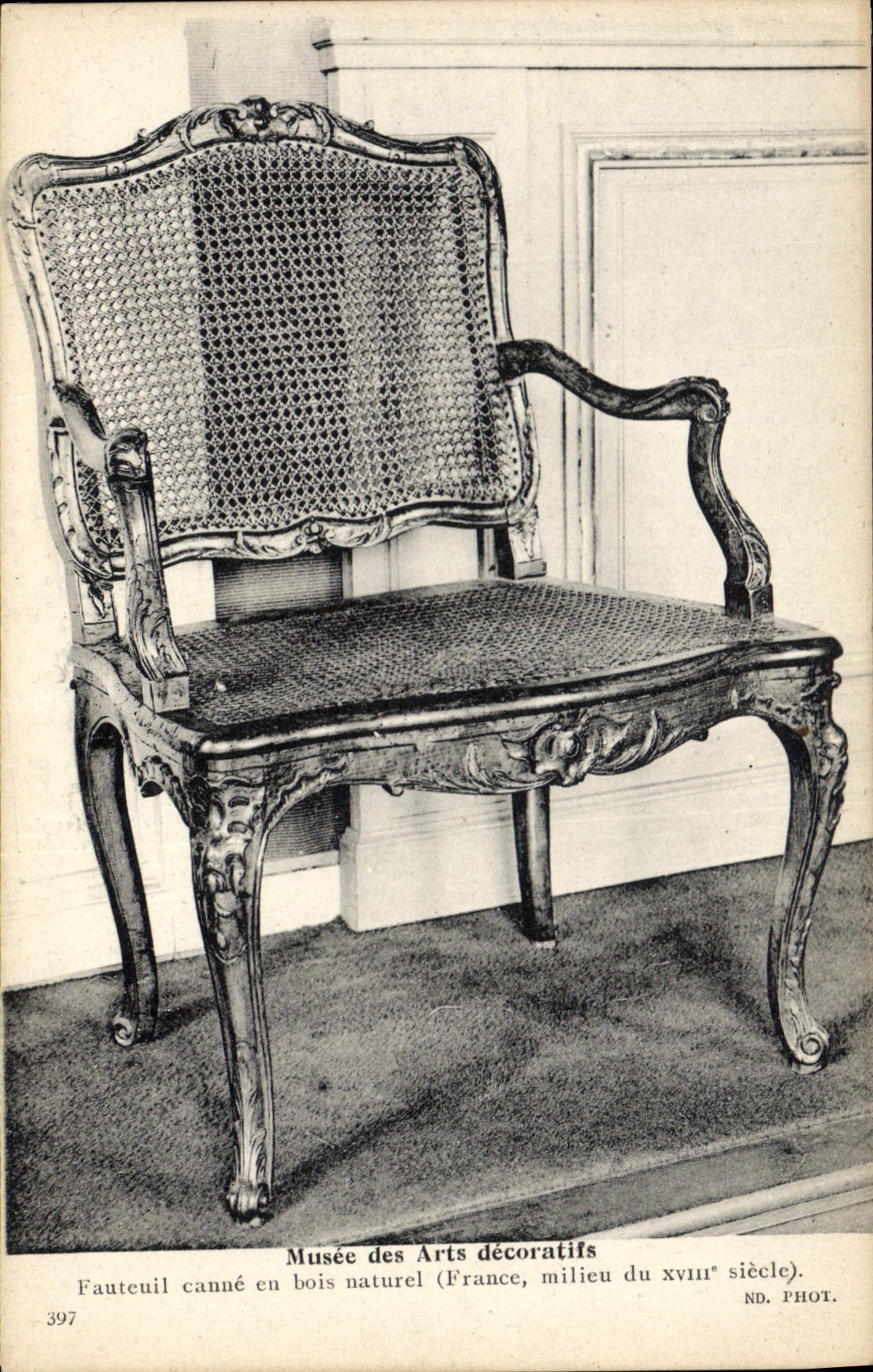 CPA Musee des Arts decoratifs Fauteuil canne en bois naturel 