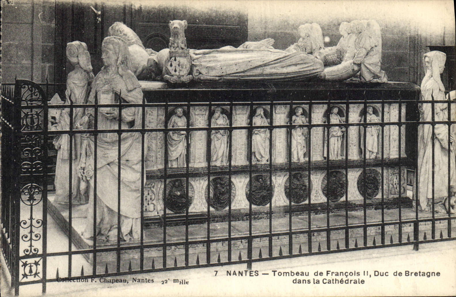 CPA Nantes Tombeau de Francois II Duc de Bretagne dans la cathedrale