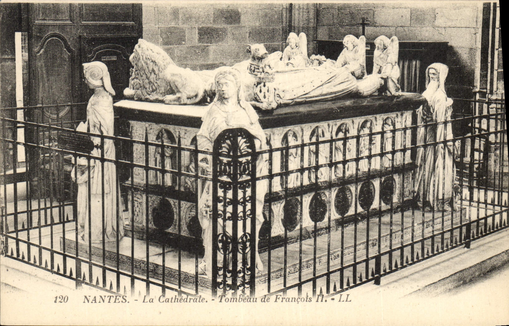 Vintage Postcard Nantes the cathedral Tomb of François II