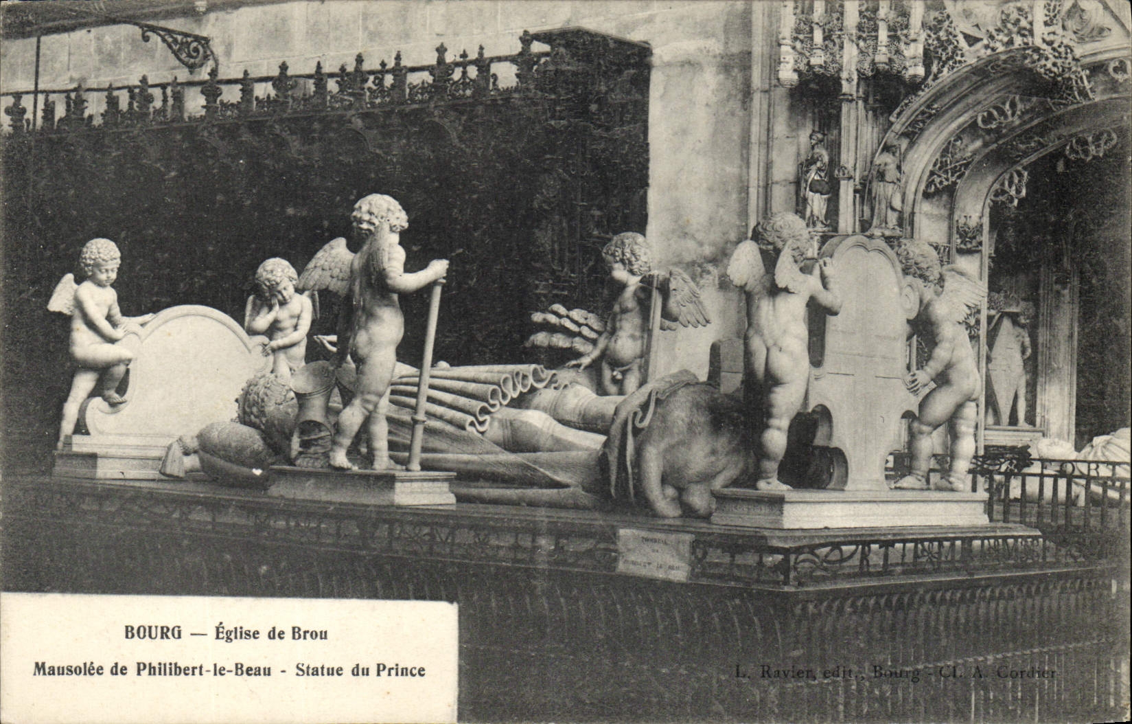 CPA Bourg Eglise de Brou Mausolee de Philibert le Beau Statue du Prince 