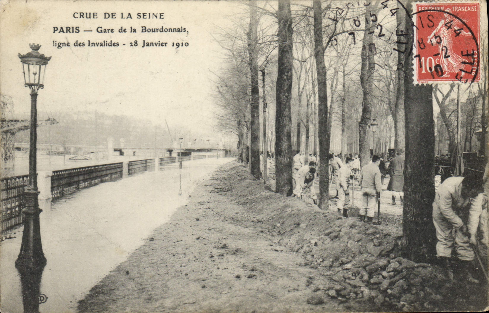 Vintage Postcard Militaria Paris Crue of the Seine Parks Bourdonnais line of the invalids