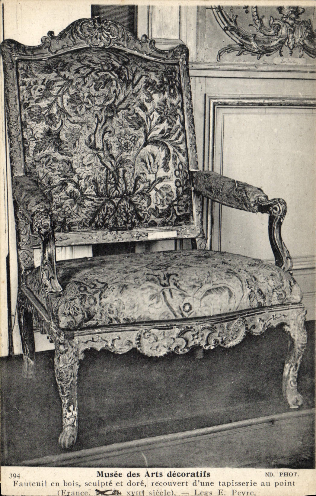 CPA Musee des Arts Decoratifs Fauteuil en bois