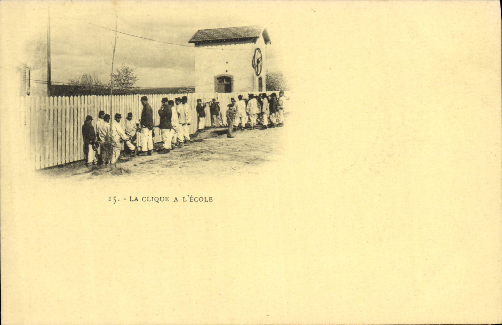 CPA Militaria Ecole La clique a l'ecole