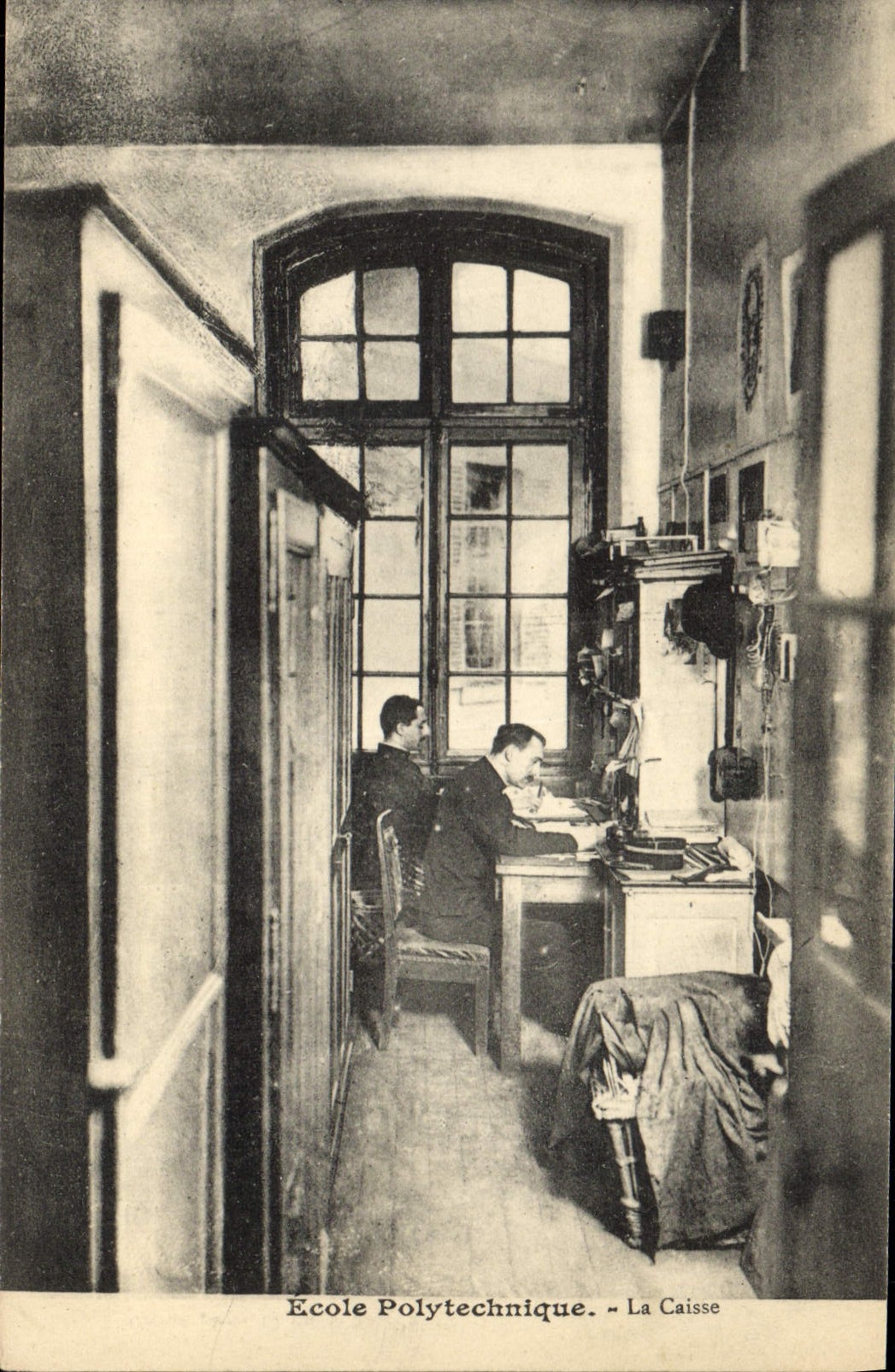 CPA Militaria Ecole polytechnique La caisse 