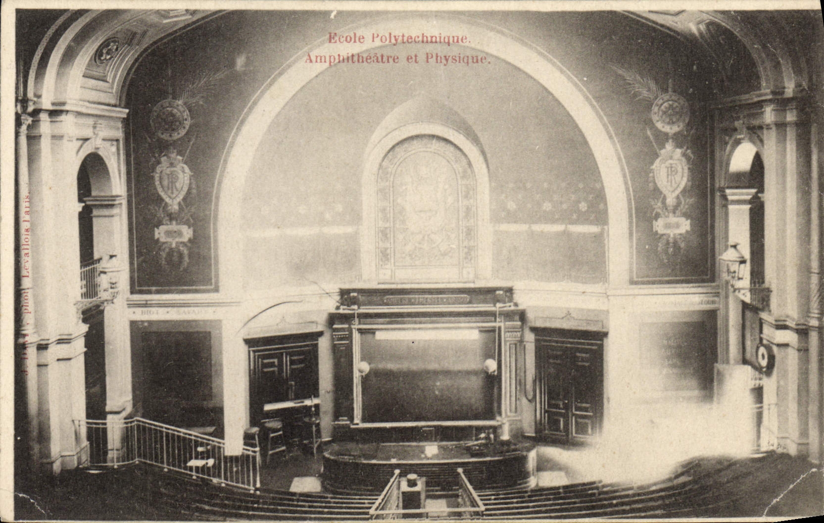 CPA Militaria Ecole polytechnique Amphitheatre et Physique
