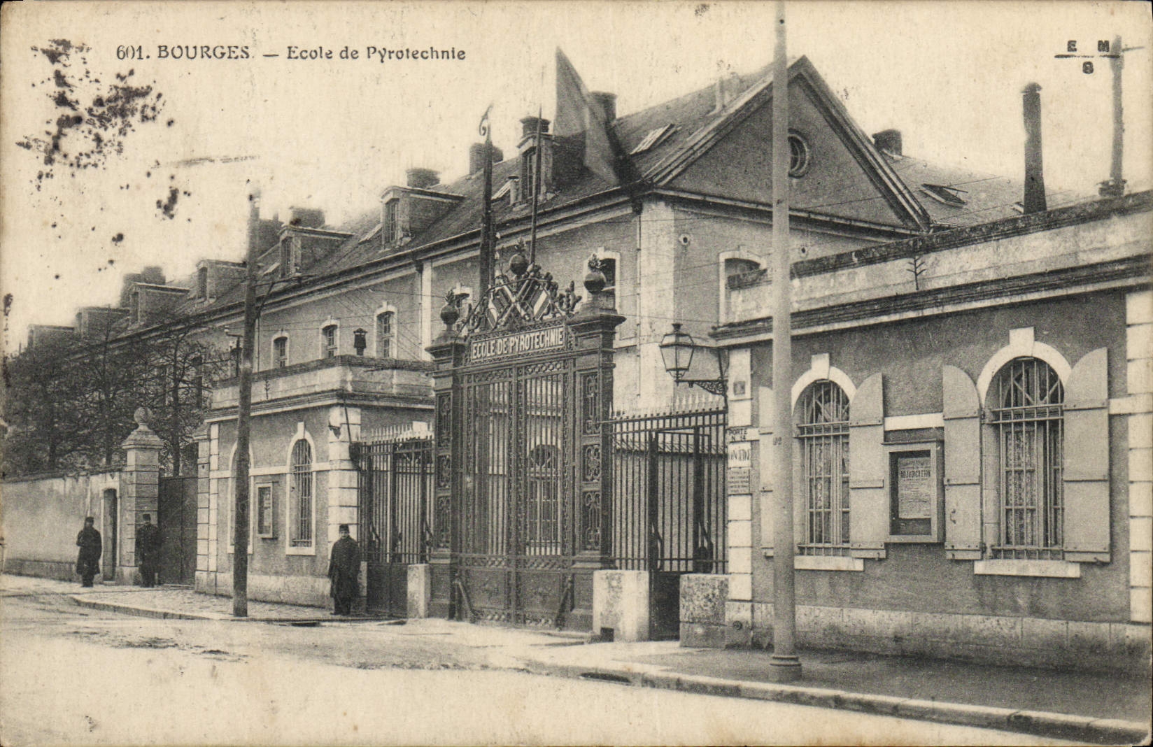 CPA Bourges Ecole de Pyrotechnie 