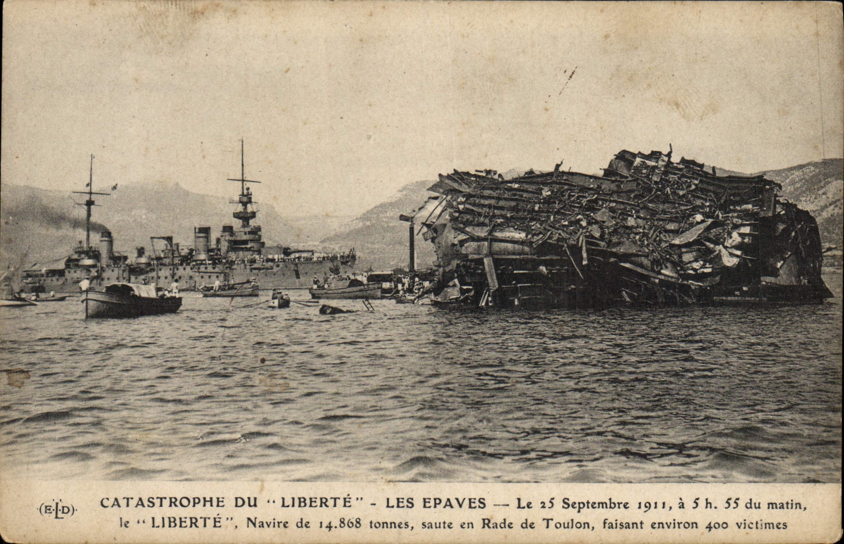 CPA Bateau Catastrophe du Liberte Les epaves