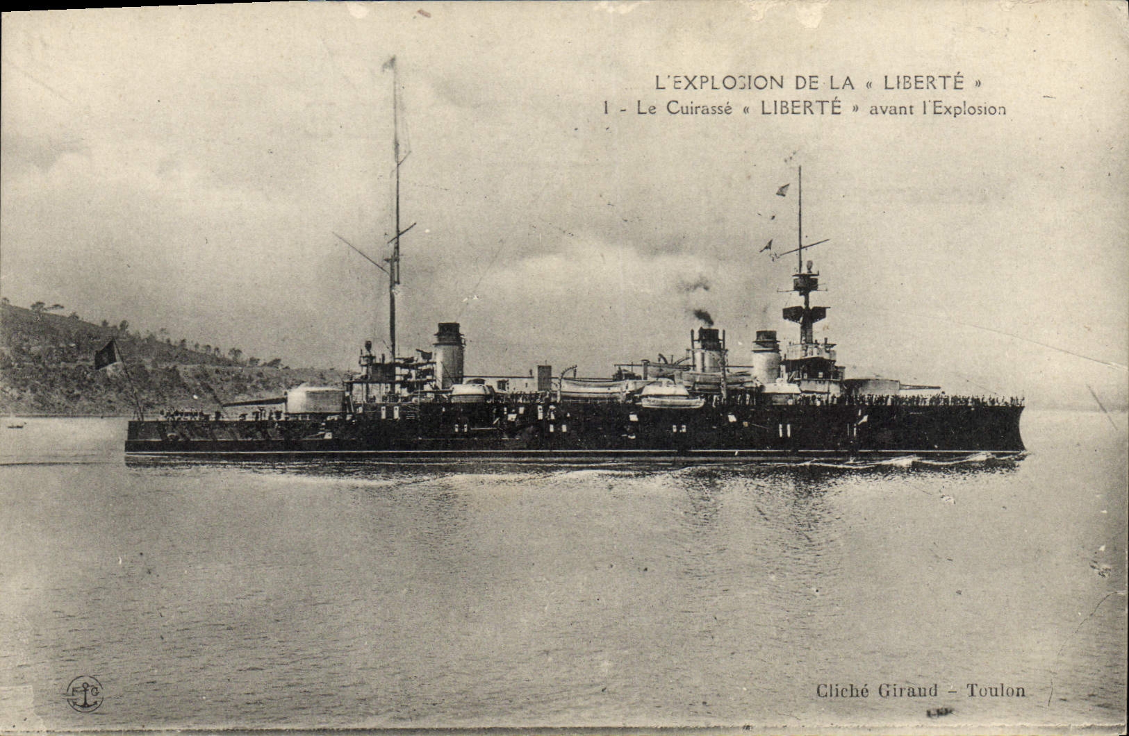 Vintage Postcard Bateau armours It Liberte before the Catastrophe explosion of Freedom