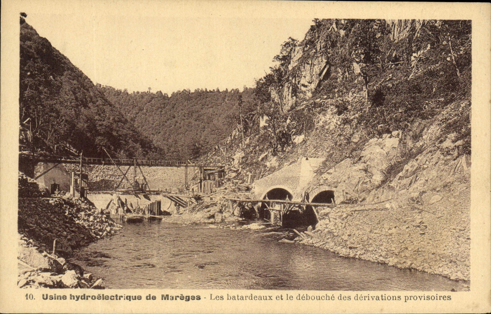 CPA Electricite Usine hydroelectrique de Mareges Les batardeaux et le debouche des derivations provisoires