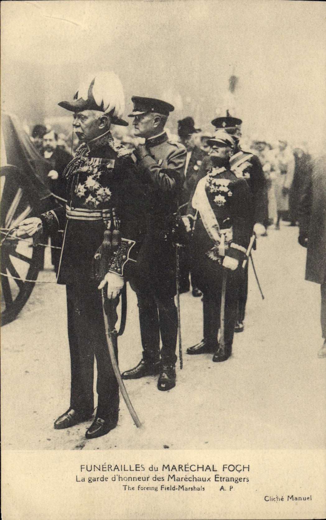 Postal Entierros del Mariscal Foch el Guardia de honor de los Mariscales extranjeros