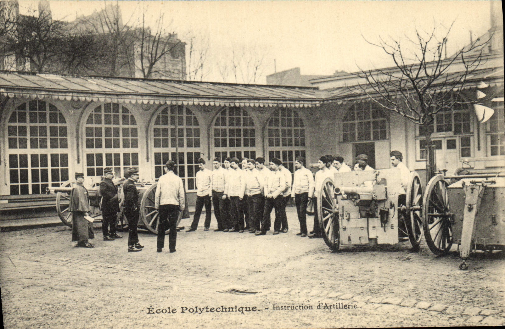 CPA Ecole Polytechnique Instruction d'artillerie Militaria