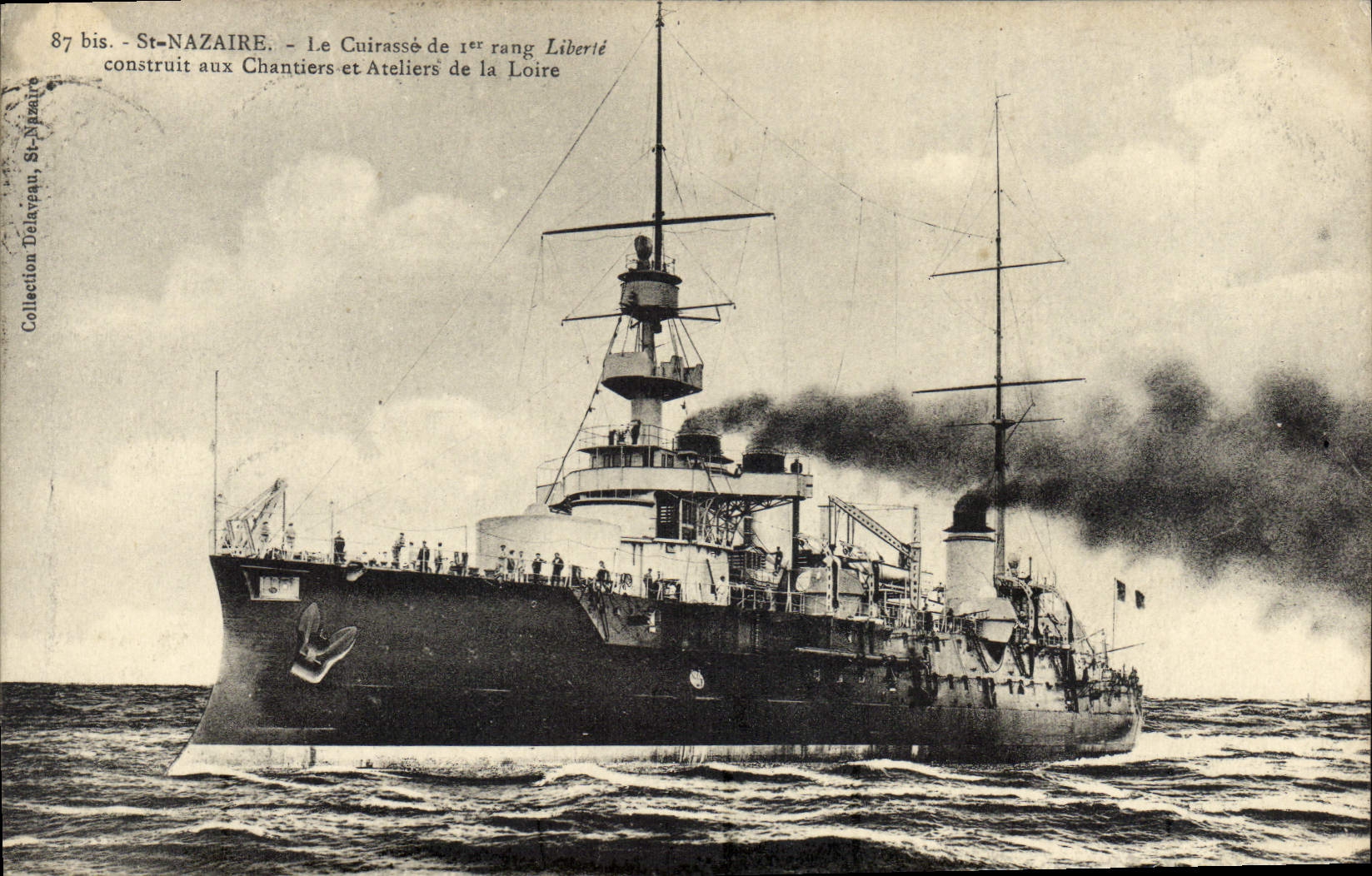 CPA Bateau St Nazaire Le cuirasse de 1er rang Liberte construit aux Chantiers et ateliers de la Loire 