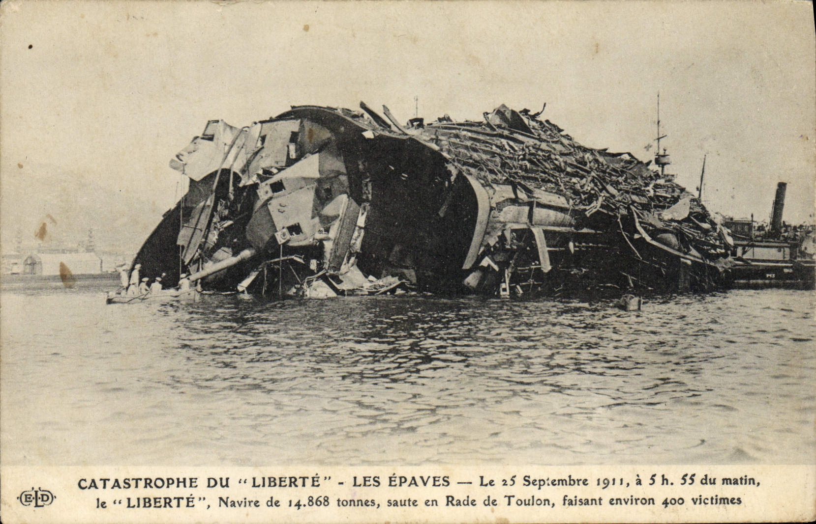 CPA Bateau Catastrophe du Liberte 