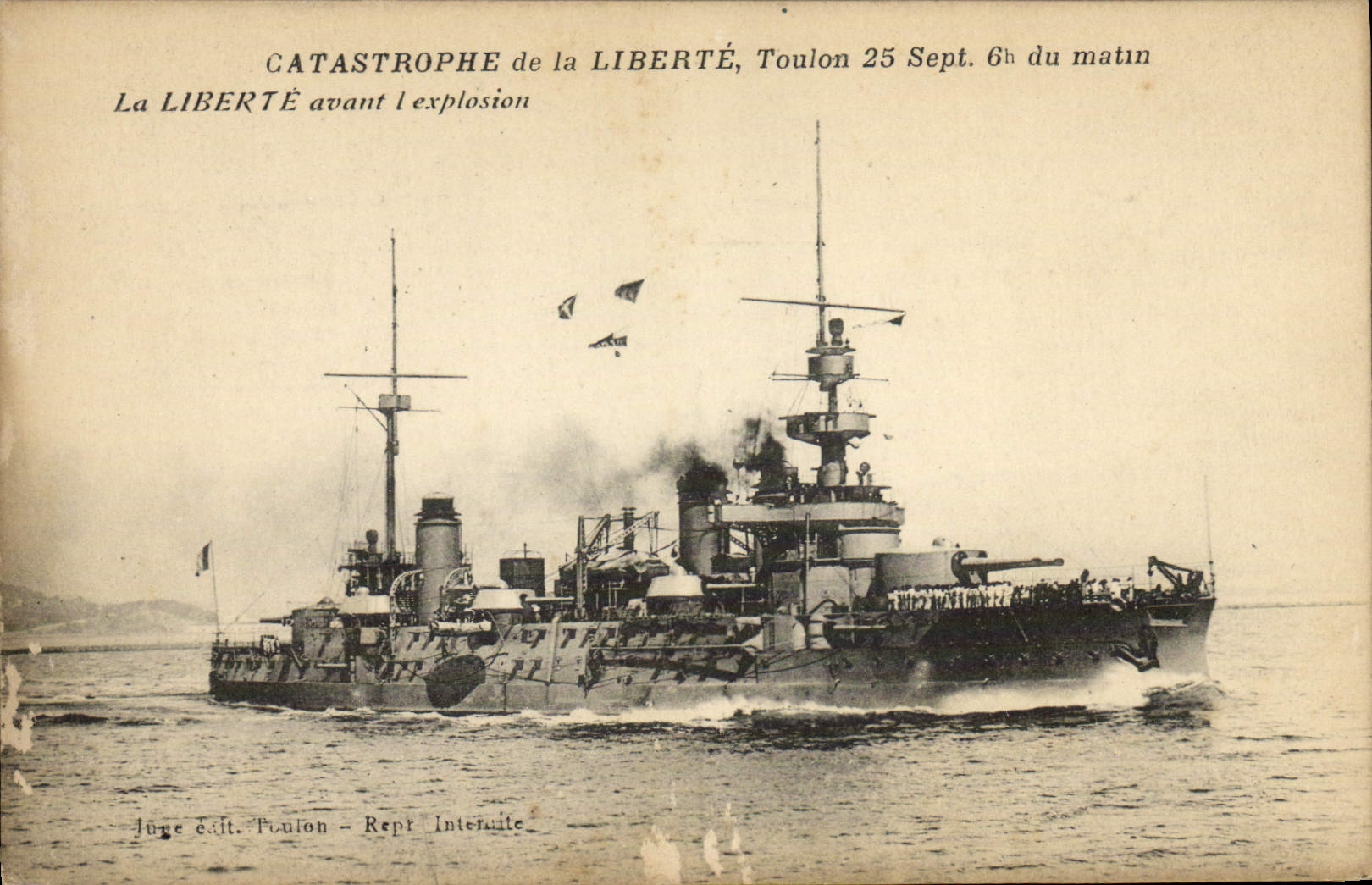 CPA Bateau Catastrophe du Liberte avant l'explosion 