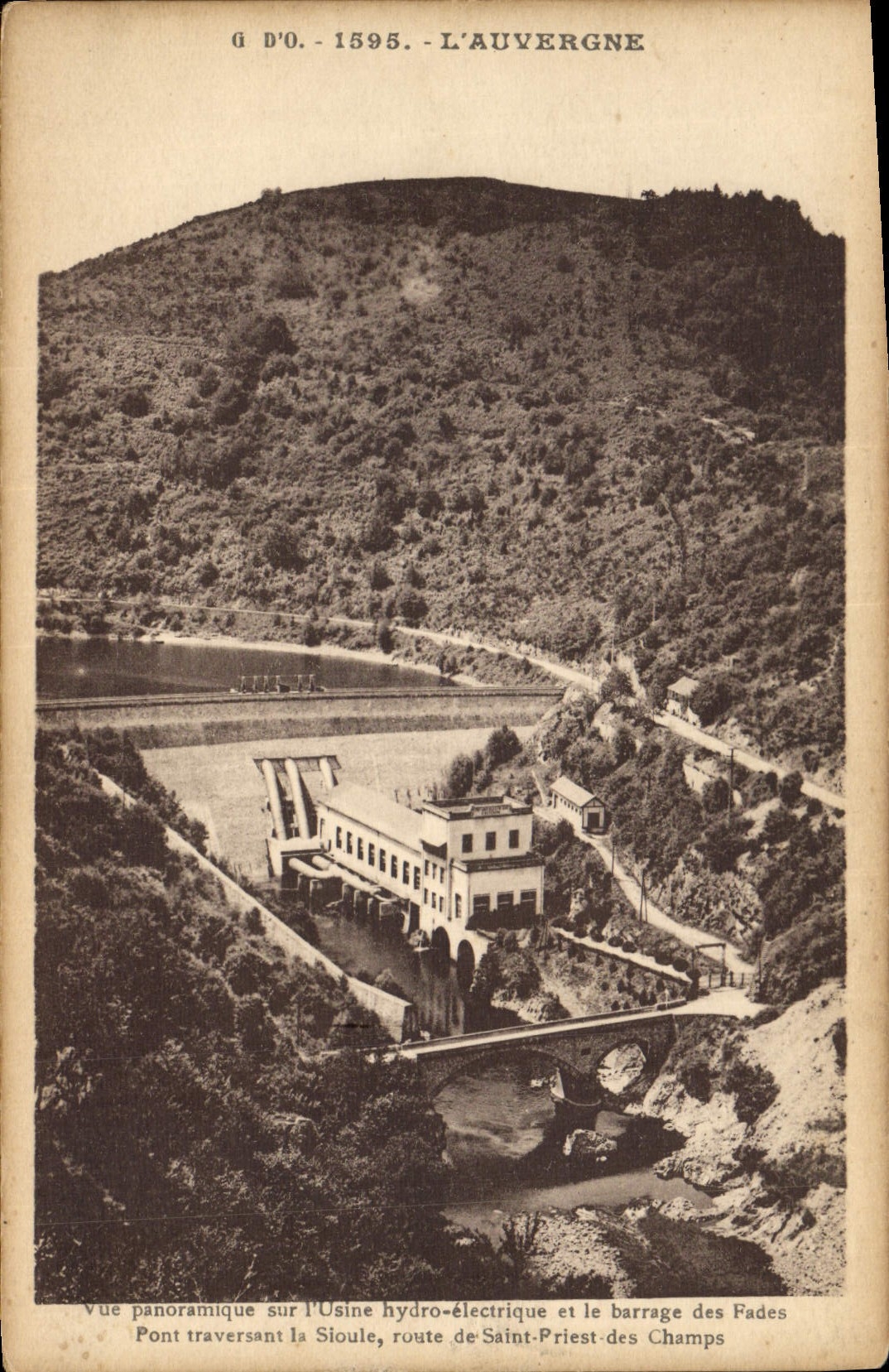 CPA Electricite Vue panoramique sur l'usine hydro electrique et le barrage des Fades Pont traversant la Sioule route de Saint Priest des Champs
