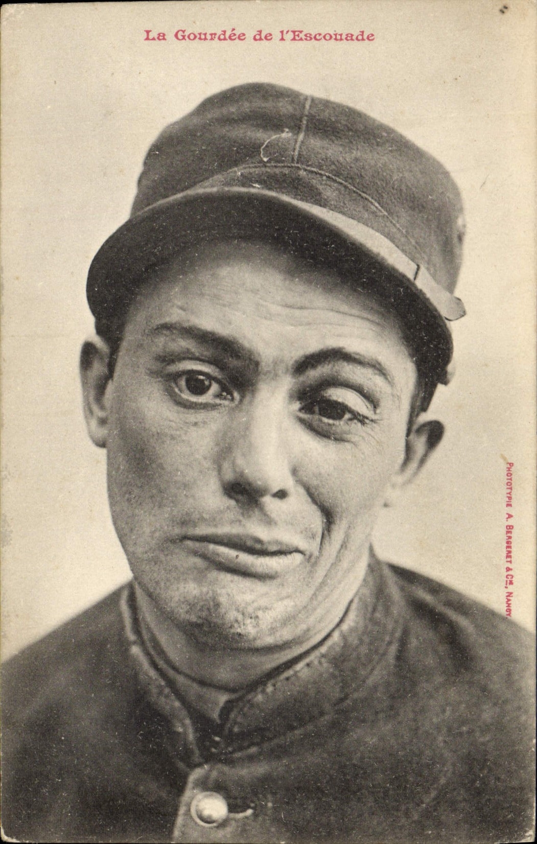 CPA Fantaisie Pitou La gourdee de l'escouade Militaria