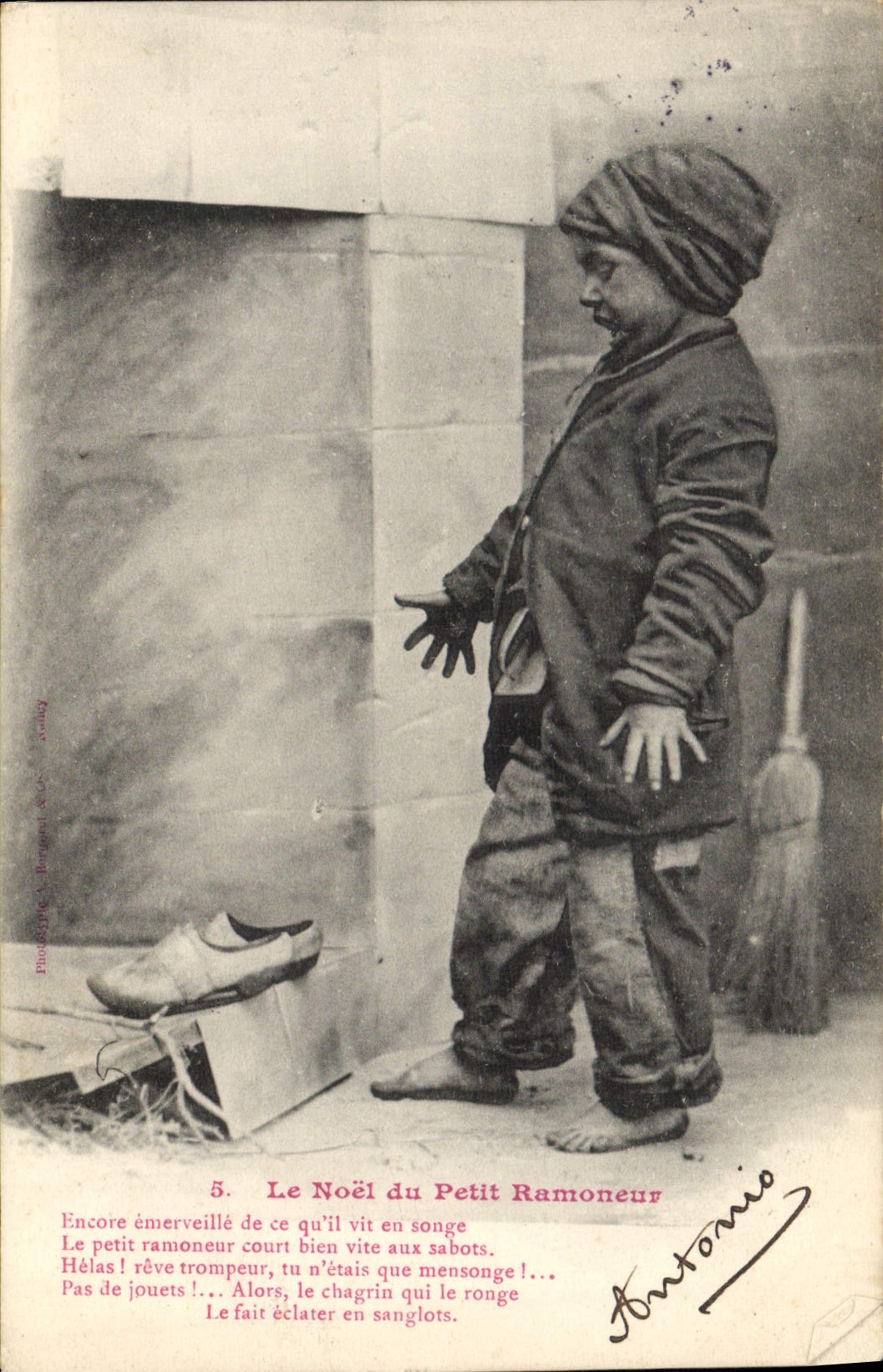 CPA Fantaisie Enfant Le Noel du Petit Ramoneur