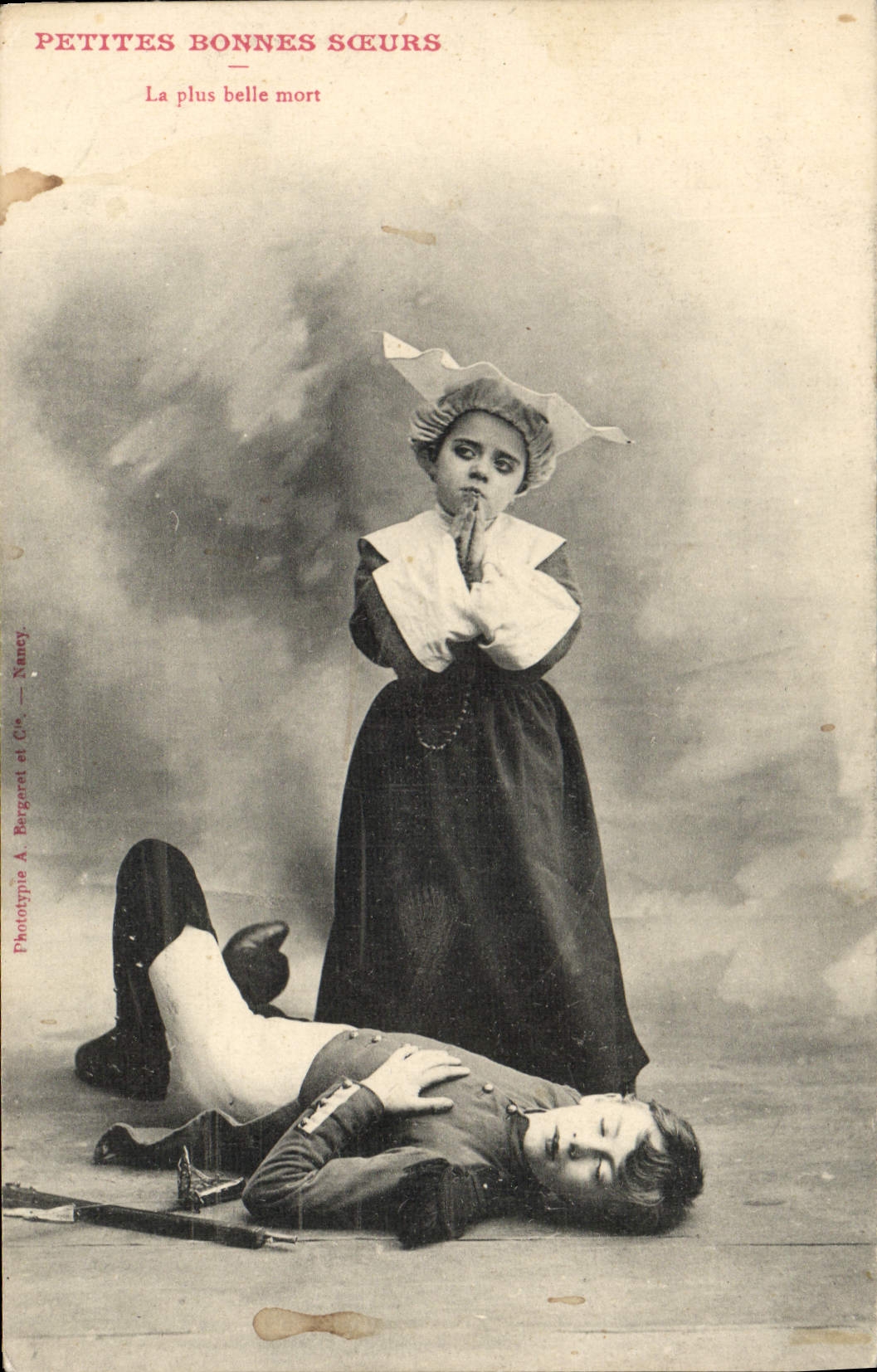 CPA Fantaisie Enfants Petites bonnes soeurs La plus belle mort 