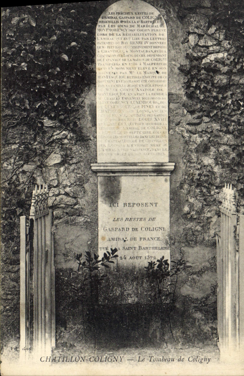 Vintage Postcard Chatillon Coligny the tomb of Coligny