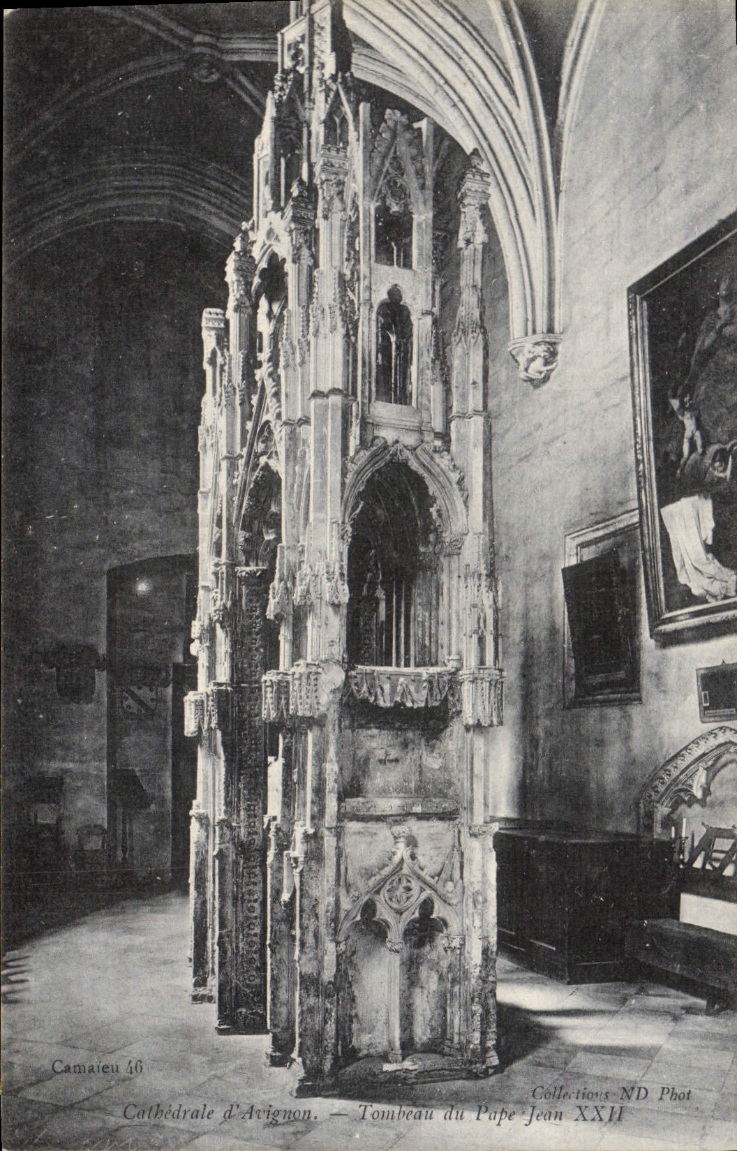 CPA Cathedrale d'Avignon Tombeau du Pape Jean XXII 
