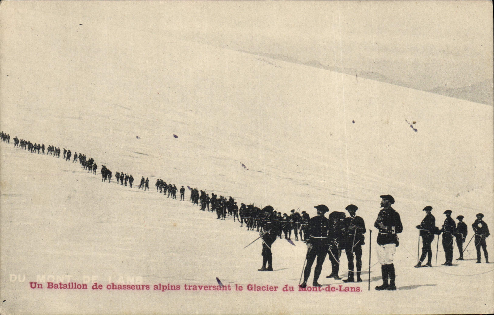 CPA Militaria Chasseurs alpins Un bataillon de chasseurs alpins traversant le glacier du Mont de Lans 