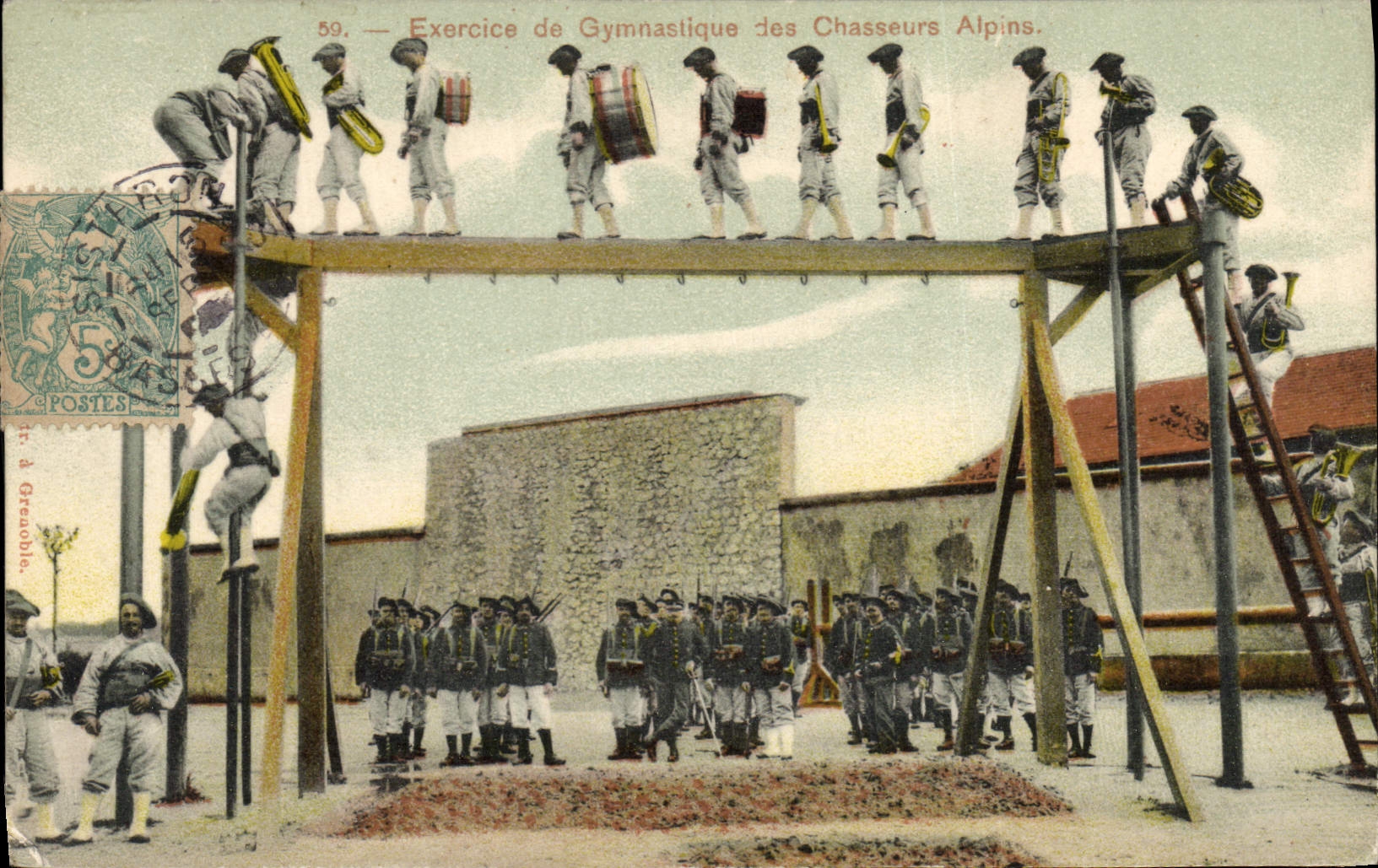 CPA Militaria Chasseurs alpins Exercice de gymnastique 
