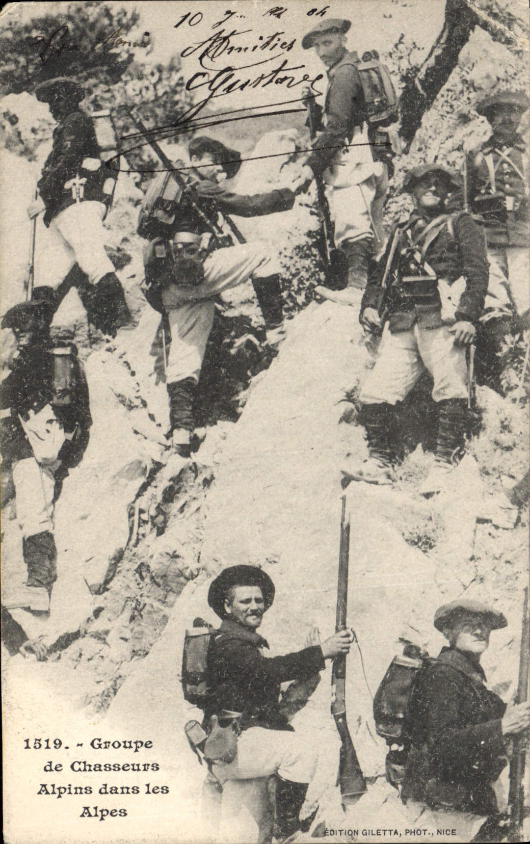 CPA Militaria Groupe de Chasseurs alpins dans les Alpes