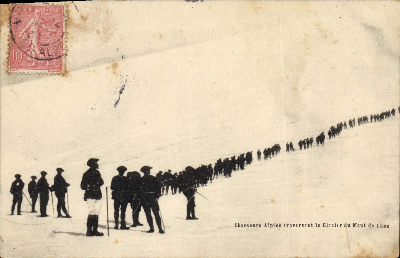 CPA Militaria Chasseurs alpins traversant le glacier du Mont de Lans 