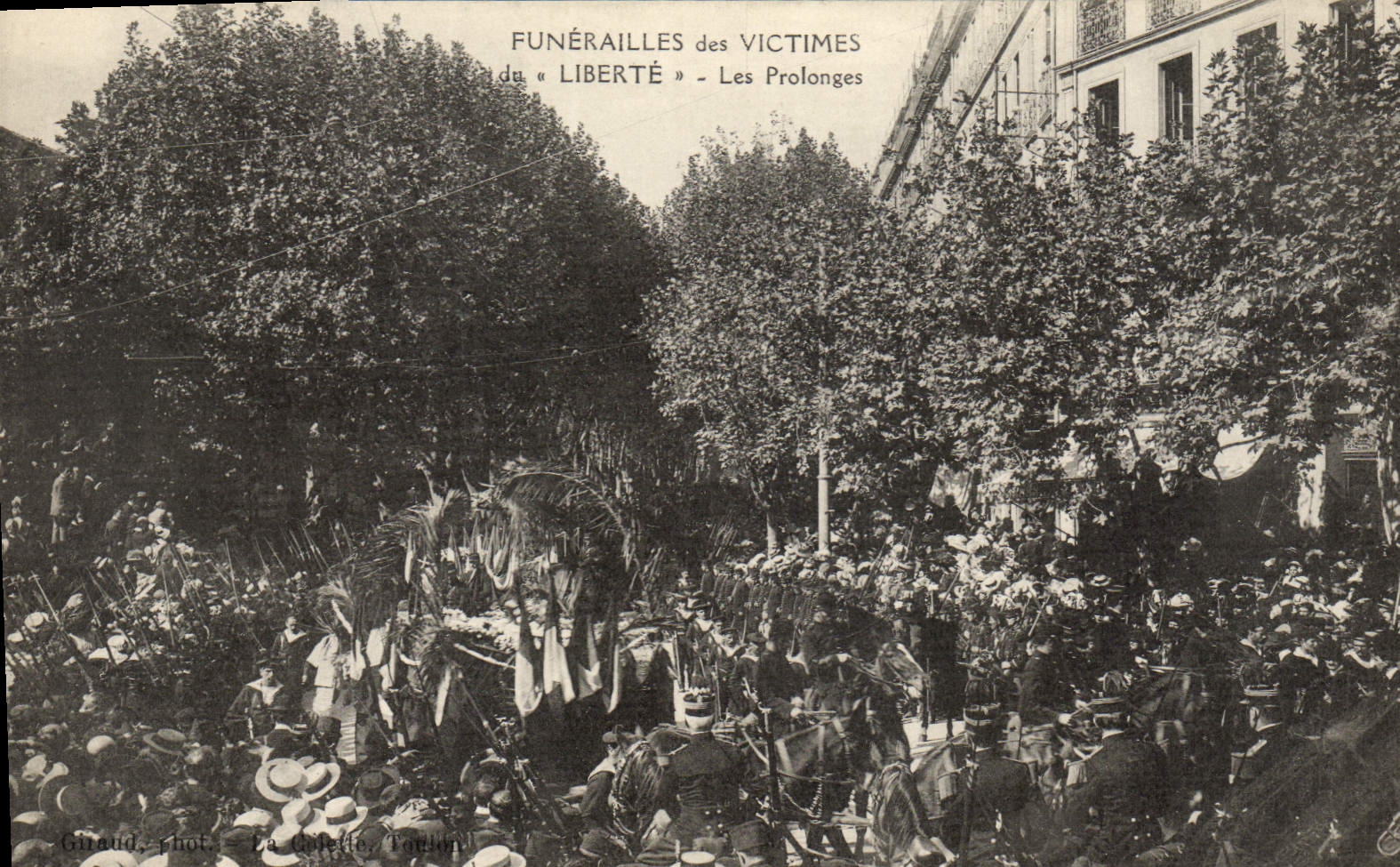 Vintage Postcard Bateau Funeral of the victims of Freedom Prolong Them