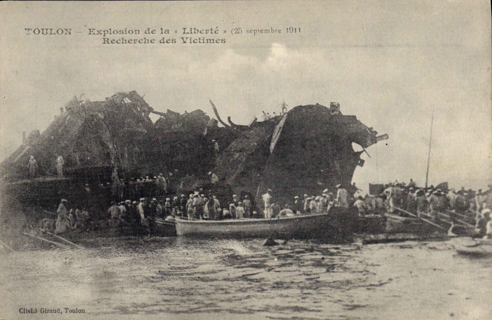 CPA Bateau Toulon Explosion de la Liberte Recherche des victimes