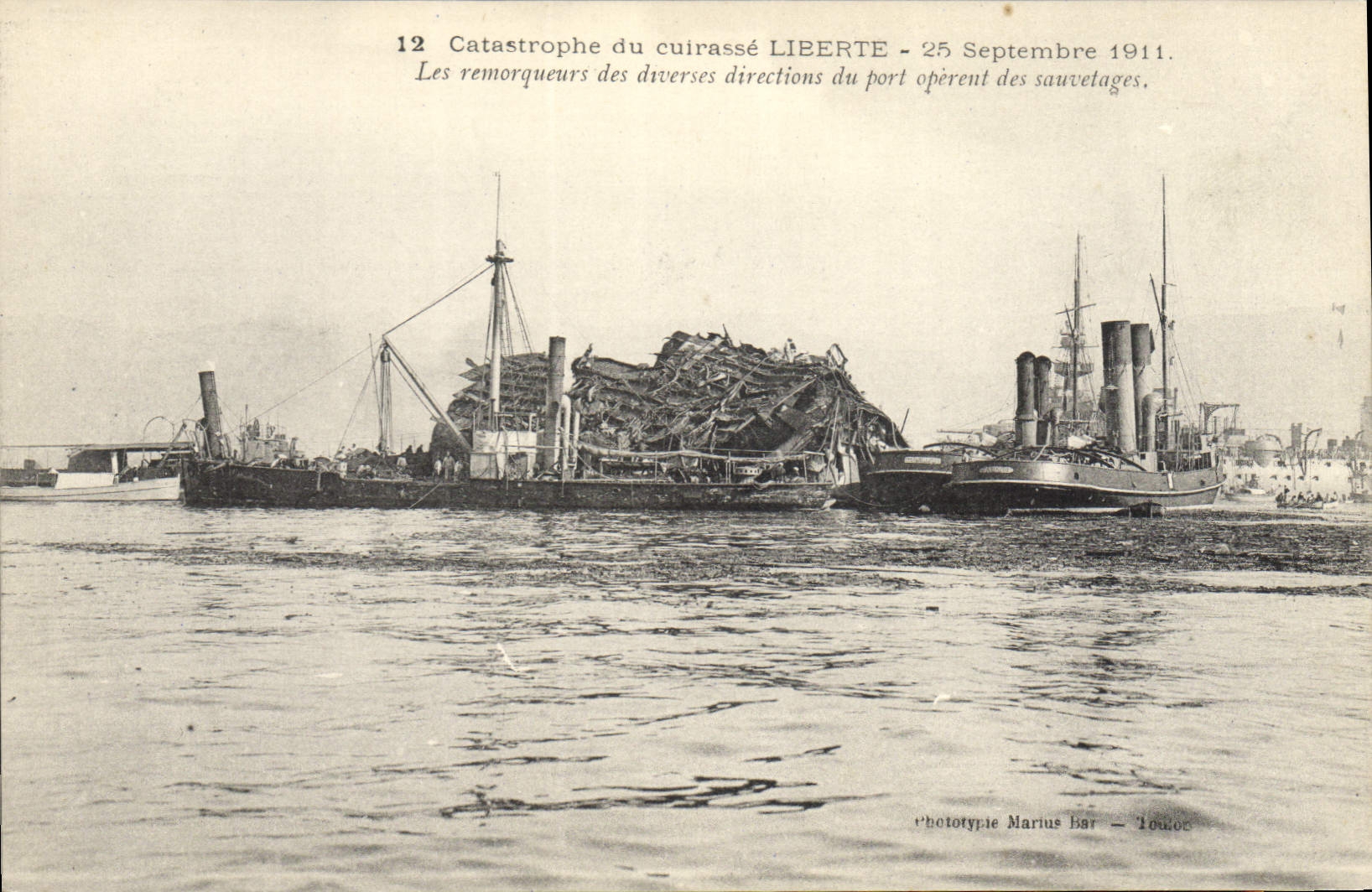 Vintage Postcards Bateau Catastrophe of Freedom the tug boats of the various directions of the port operate rescues