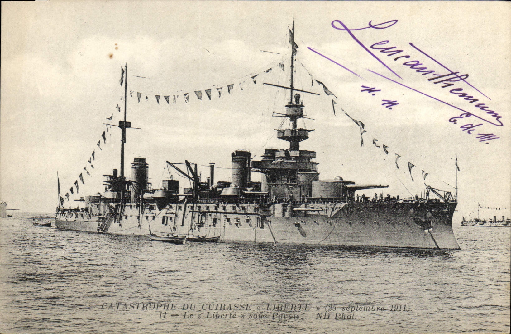 CPA Bateau Catastrophe du Cuirasse Liberte 