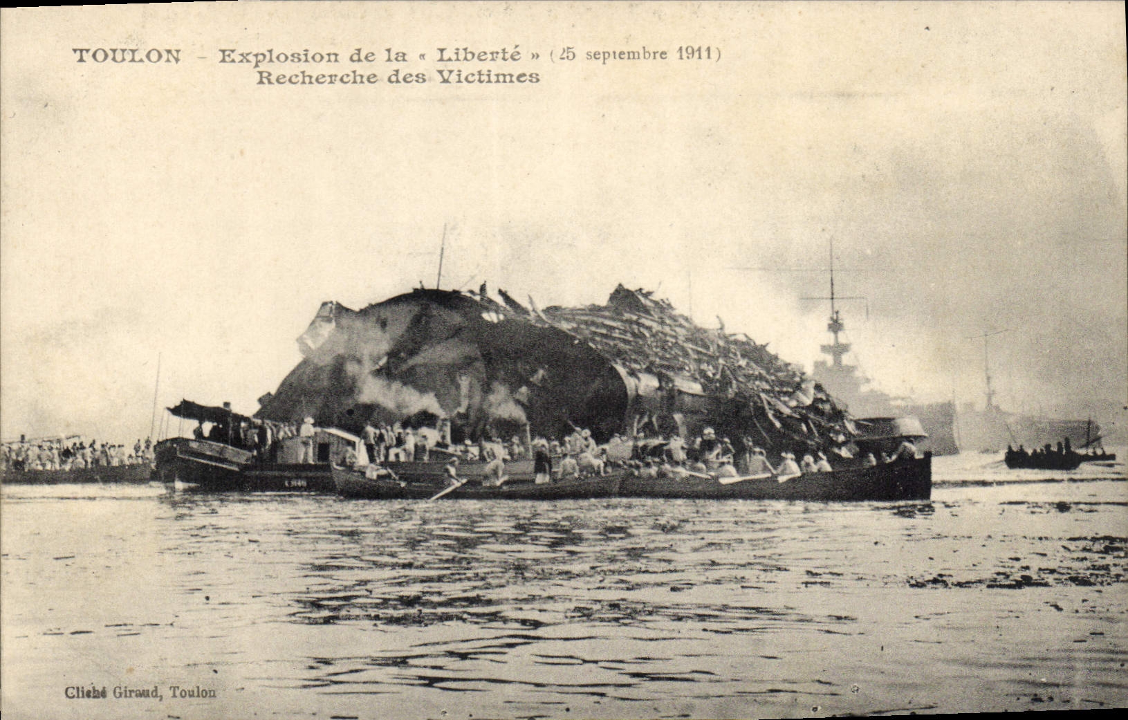 CPA Bateau Toulon Explosion de la Liberte Recherche des victimes