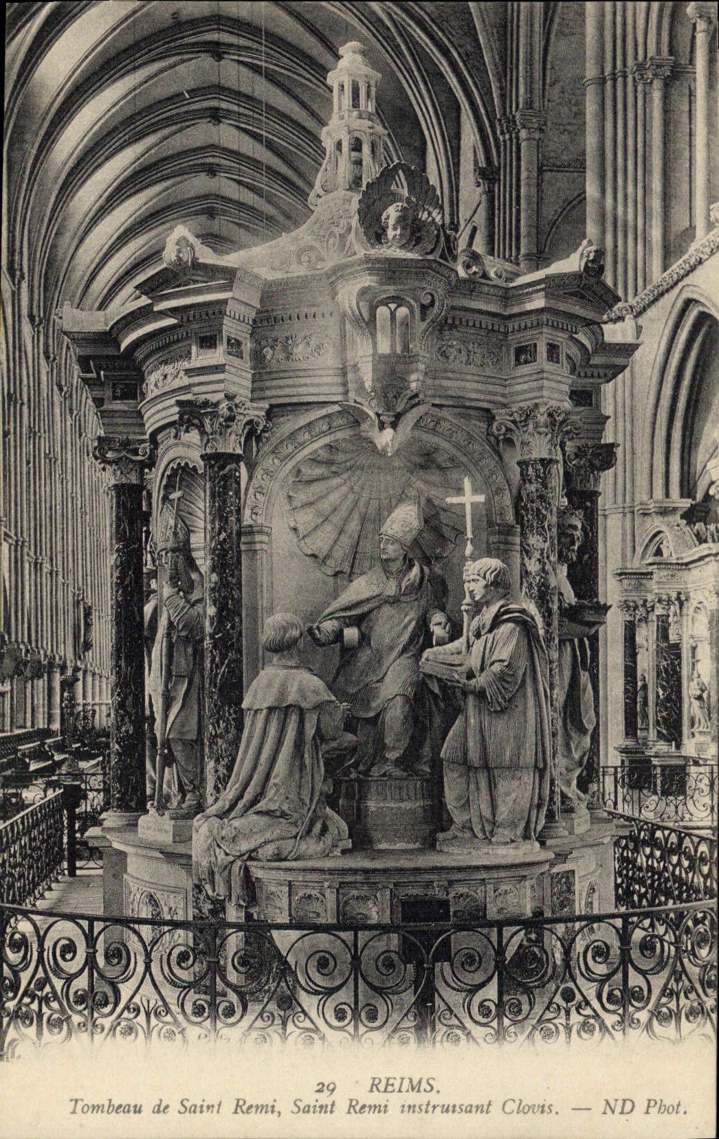 CPA Reims Tombeau de Saint Remi instruisant Clovis