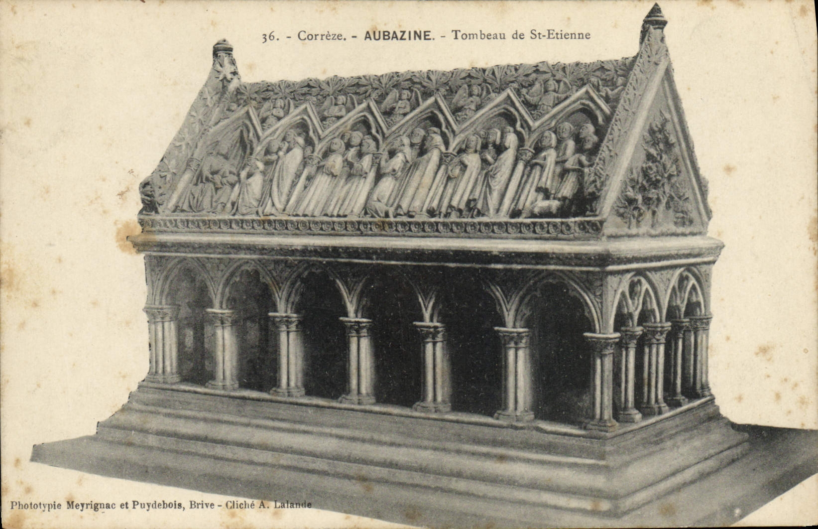 CPA Aubazine Tombeau de St Etienne 