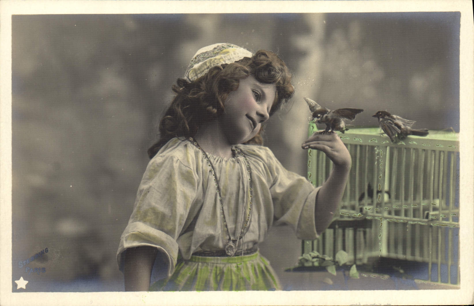 CPA Enfant Oiseau 