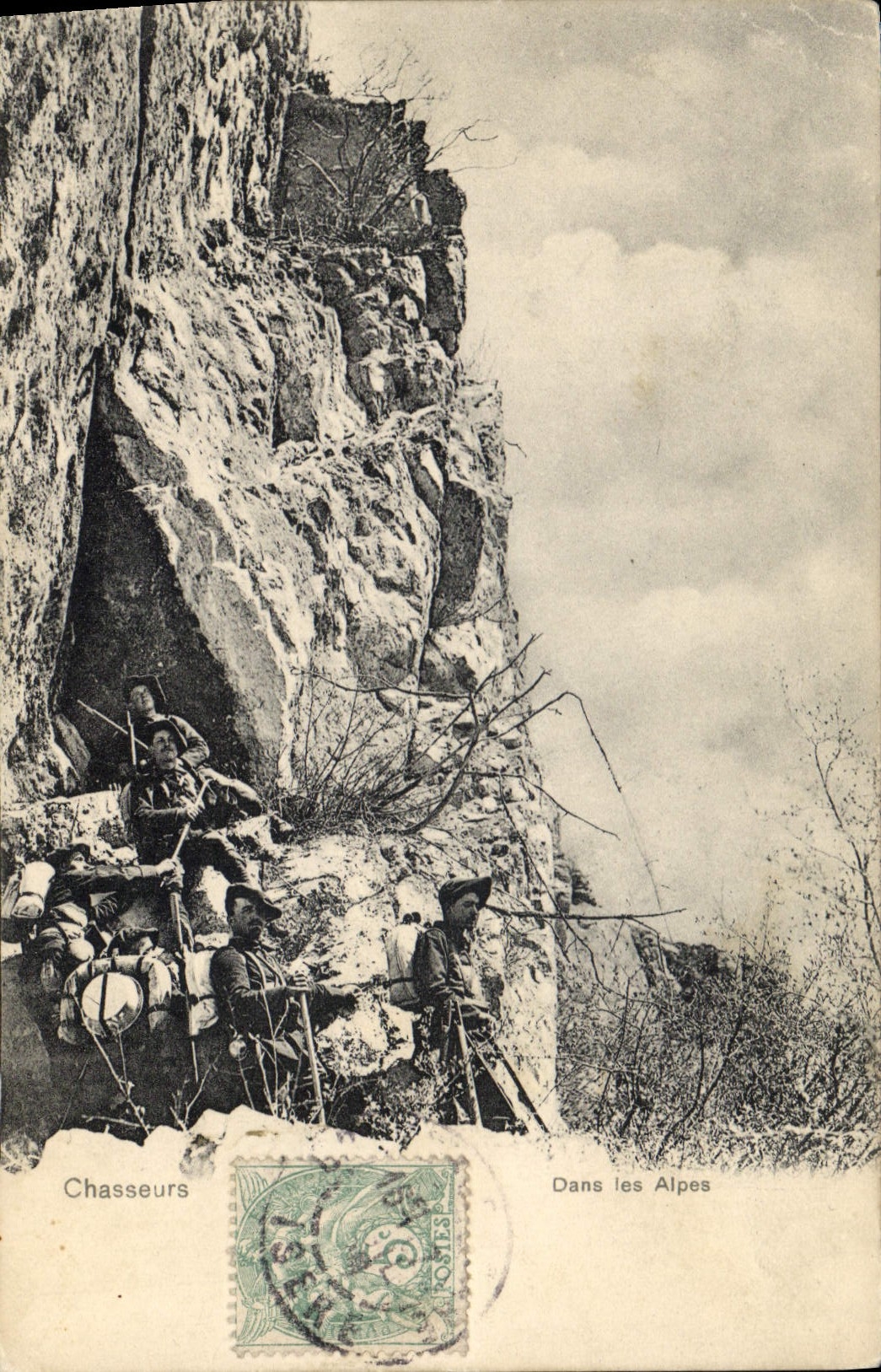 CPA Militaria Chasseurs Alpins dans les Alpes