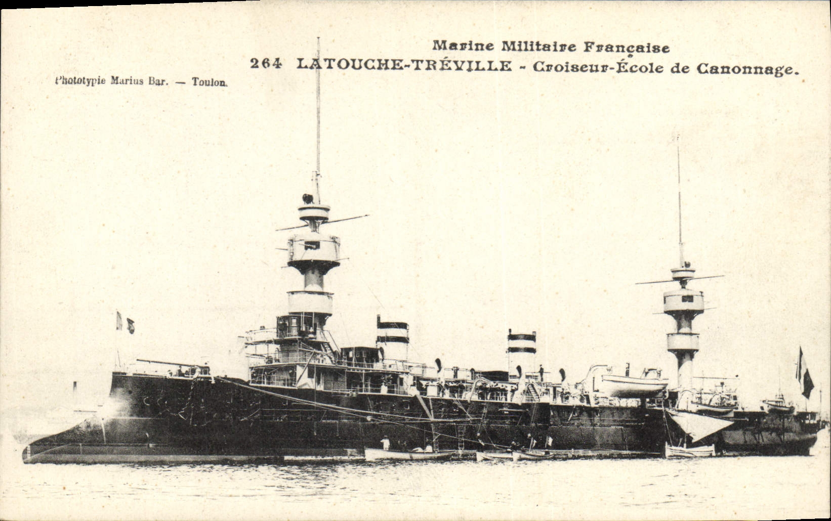 CPA Bateau Latouche Treville Croiseur Evole de canonnage
