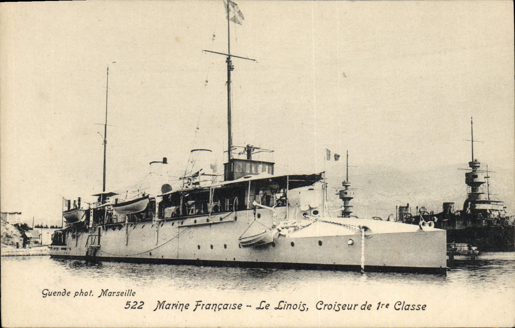 CPA Bateau Le Linois Croiseur de 1ere classe