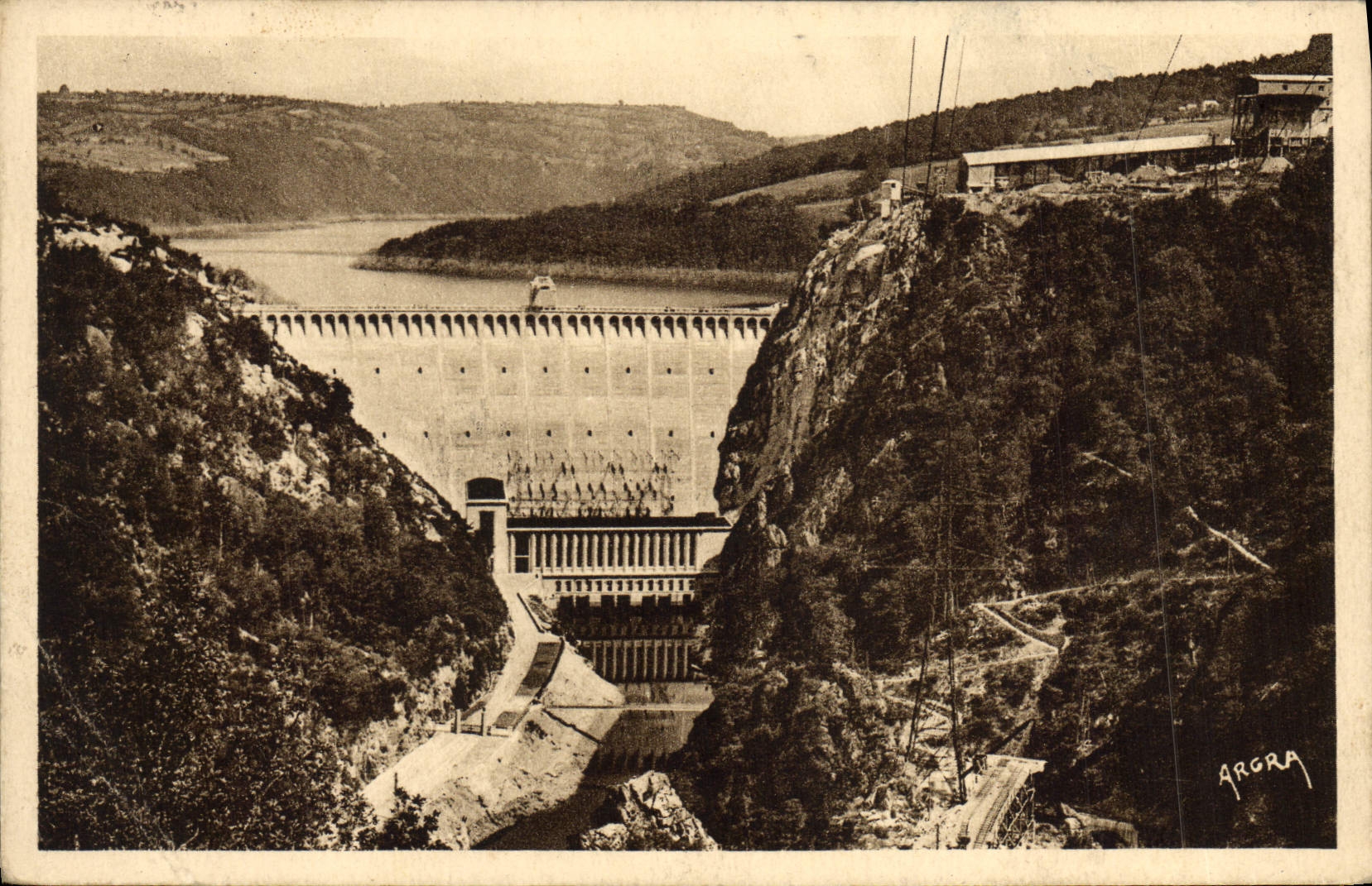 CPA Electricite Vallee de la Truyere Le barrage de Sarrans