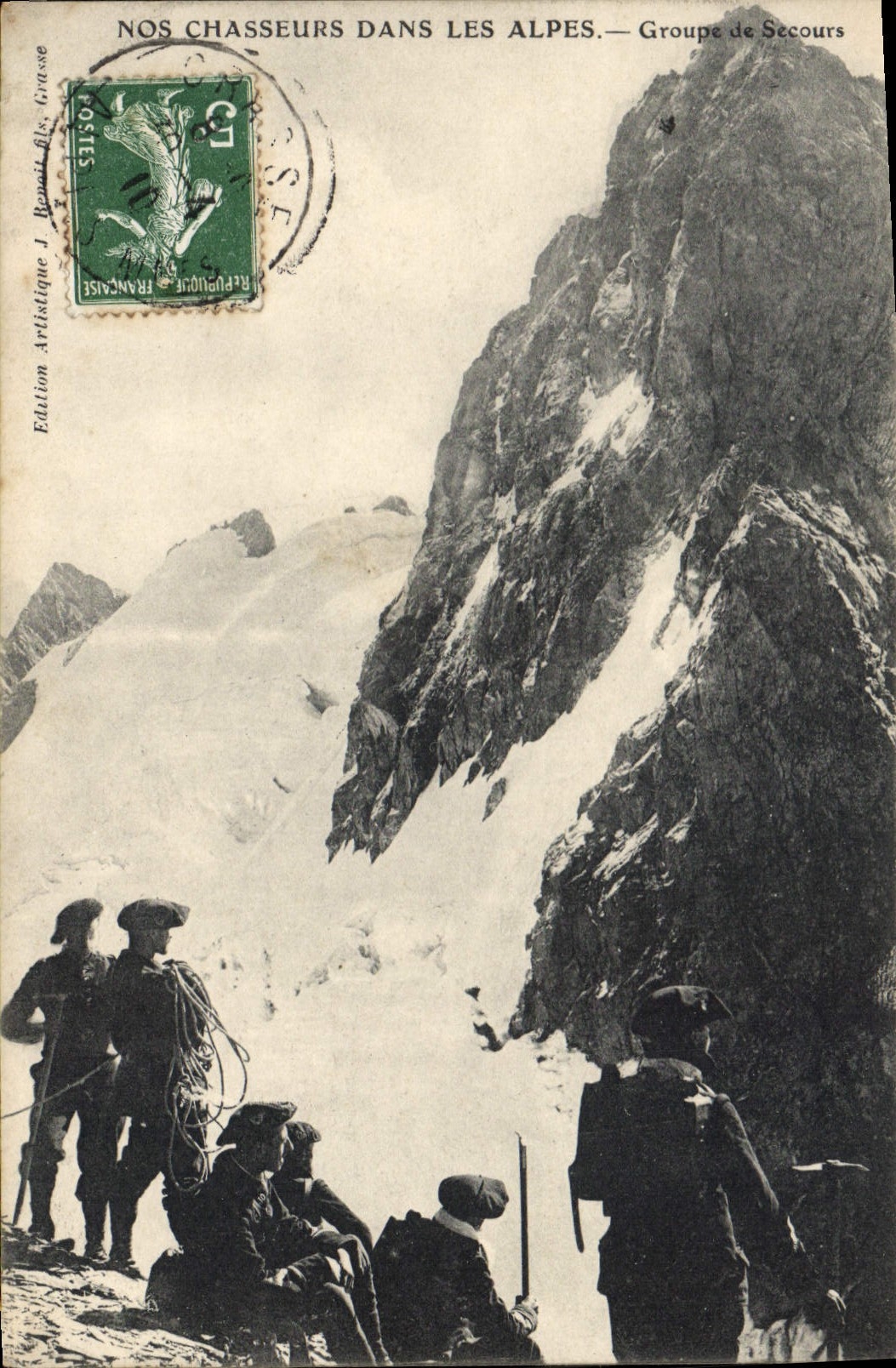 CPA Militaria Chasseurs Alpins Groupe de secours