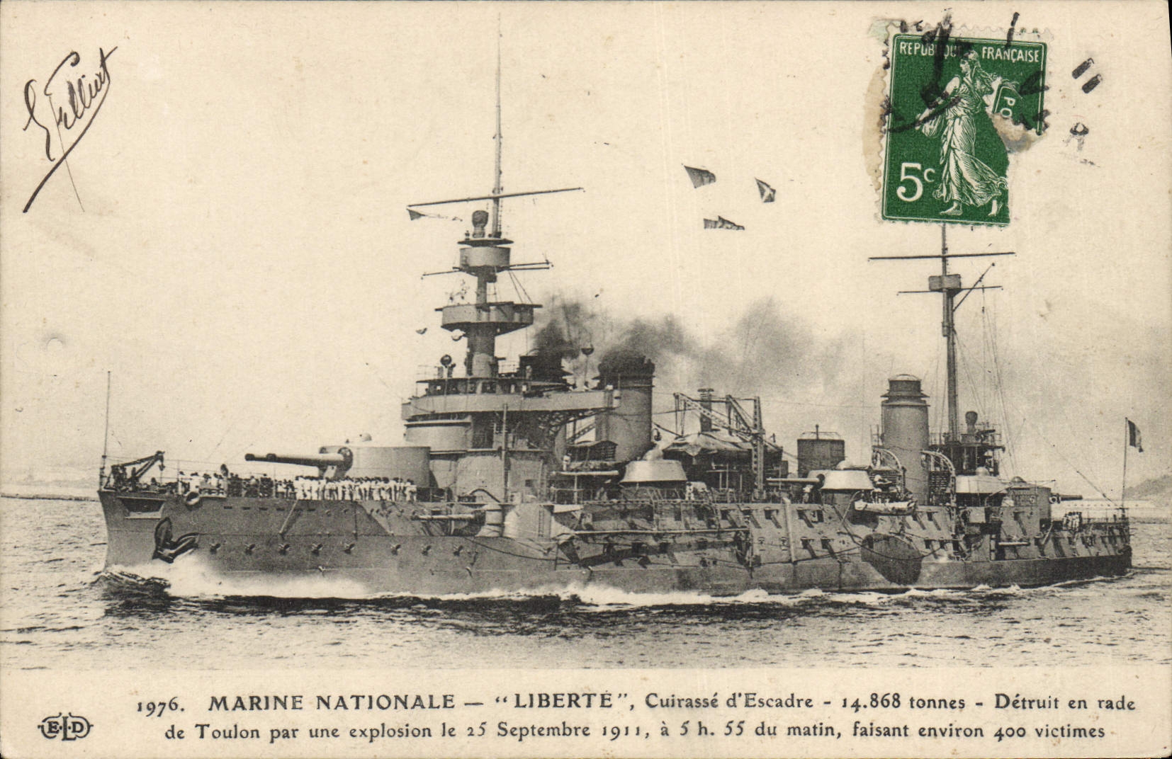 CPA Bateau Liberte Cuirasse d'escadre Detruit en rade de Toulon