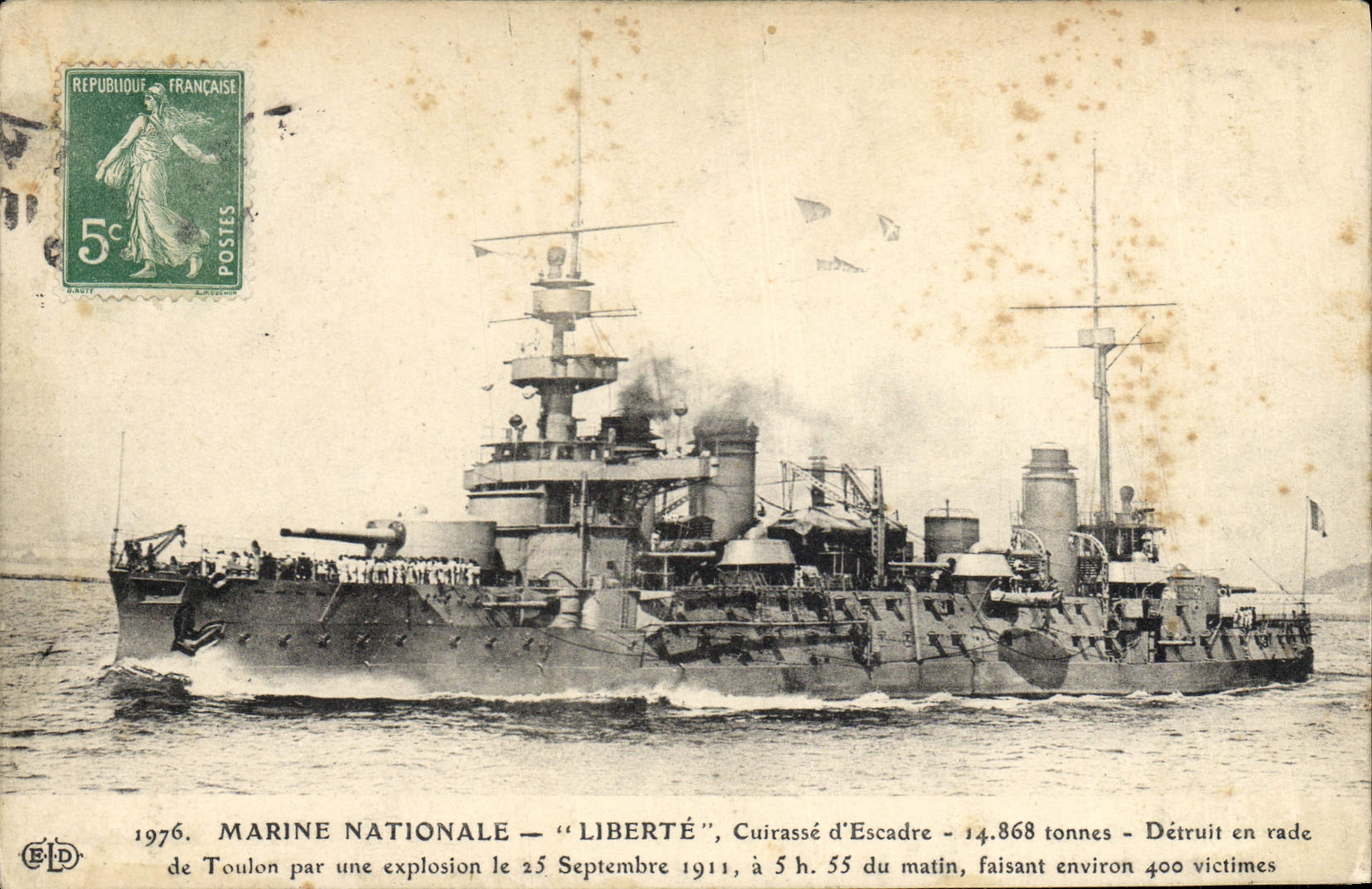 CPA Bateau Liberte Cuirasse d'escadre Detruit en rade de Toulon 