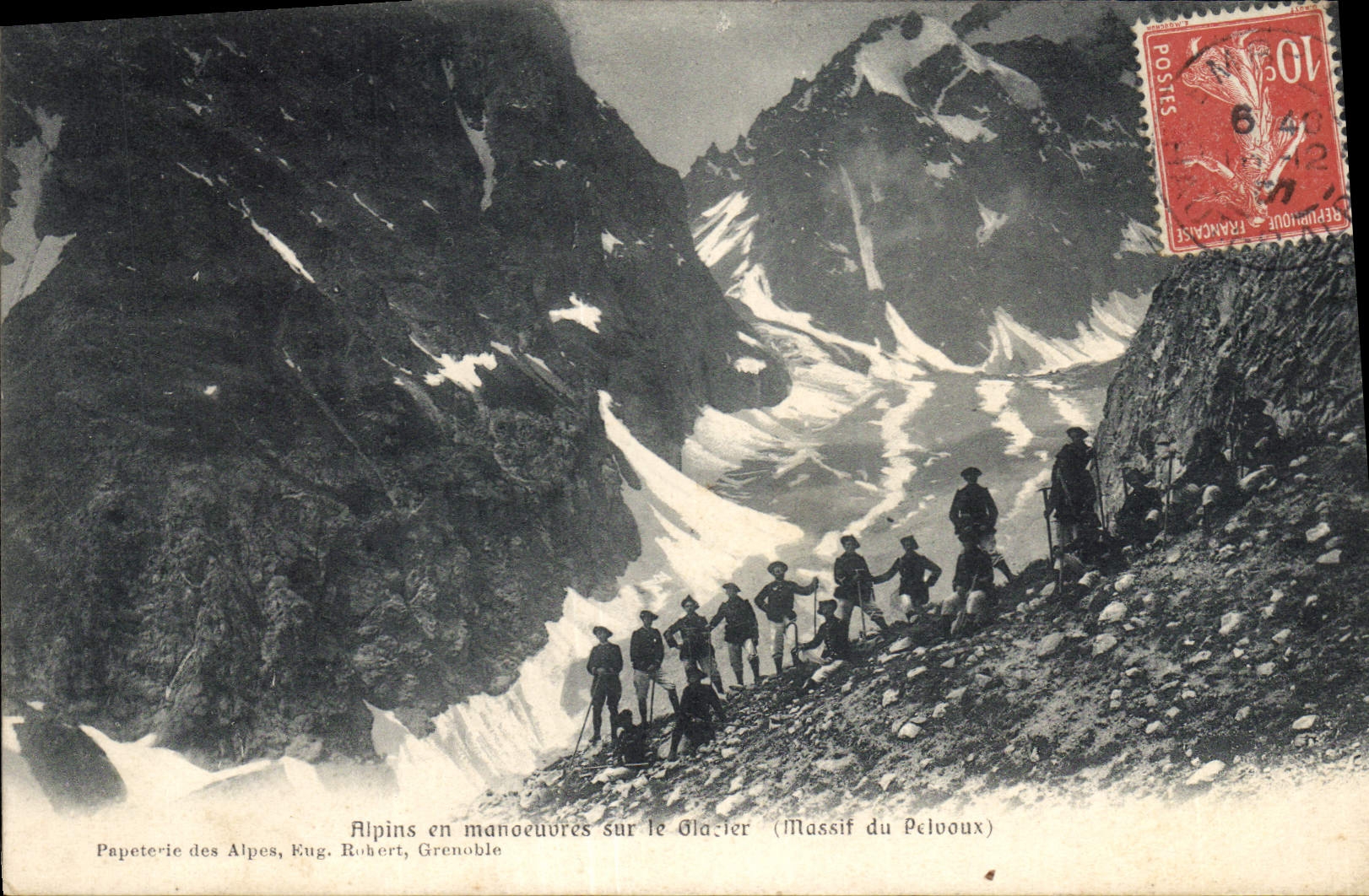 CPA Militaria Chasseurs Alpins Alpins en manoeuvres sur le glacier Massif du Pelvoux