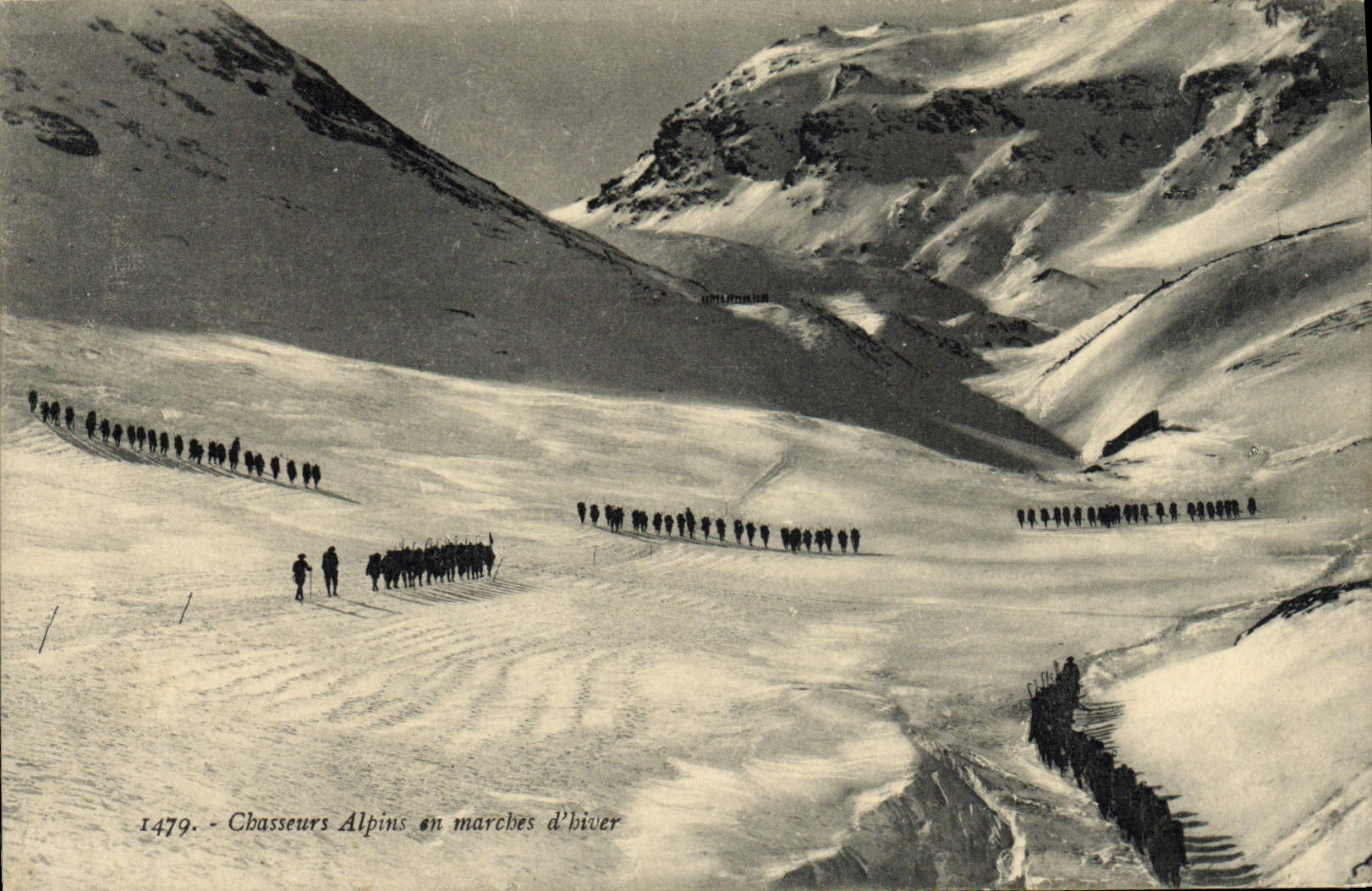 CPA Militaria Chasseurs Alpins en marche d'hiver