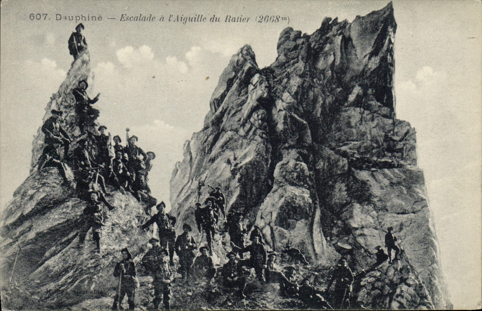 CPA Militaria Chasseurs Alpins Dauphine Escalade a l'aiguille du Ratier