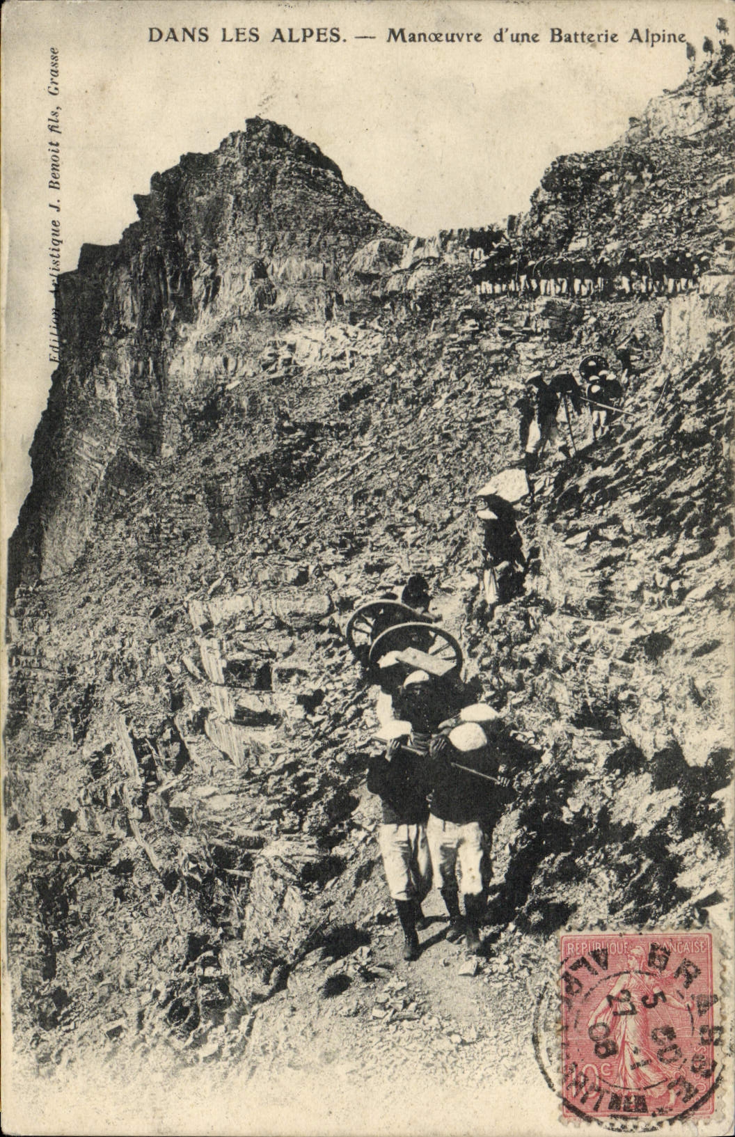 CPA Militaria Chasseurs Alpins Dans les Alpes Manoeuvre d'une batterie alpine