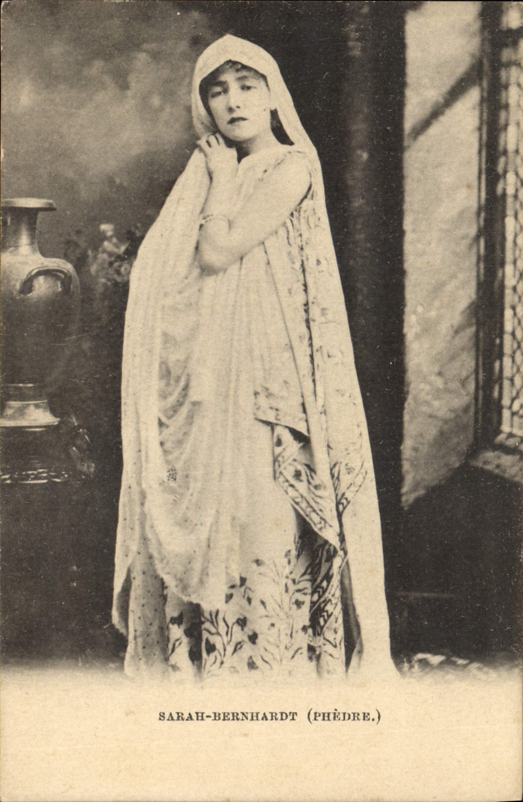 CPA Fantaisie Theatre Femme Mme Sarah Bernhardt Phedre 